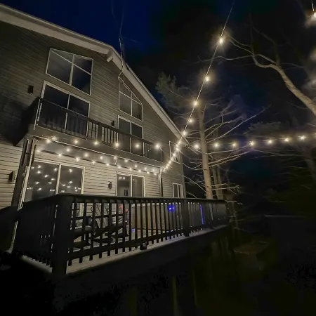 Stay with Branch: Ridgeview Nature Retreat