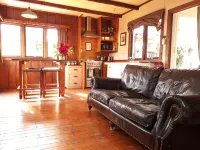 Welcome Home Cottage, Manapouri, Fiordland