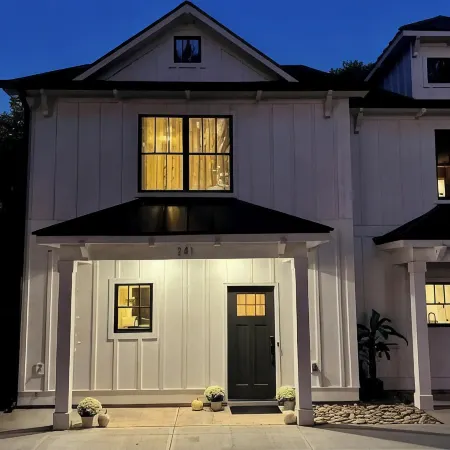 Charming Gainesville Townhome 3