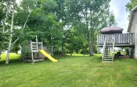 Gamwell Getaway - Spacious 5 Bedroom Home with 2 Living Areas! - Homestays