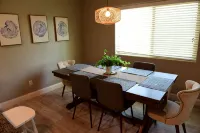 Spacious 5BD Home w EV charger near Sequoia Ntl Pk - Hot Tub