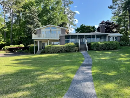 Vacation Getaway on Lake Martin only 35 minutes from Auburn