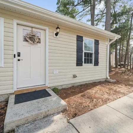 2 Bed 2 Bath, Sleeps 5. Southern Charm- Minutes to Camp Lejeune, Mcas, & Beach