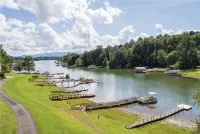 Lake Chatuge Beauty w/Private Dock, Fire Pit, Pool Table, Grills and A+ Views! - Wifi