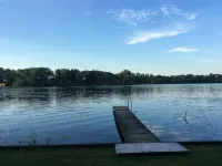 Cozy little cottage on beautiful Pine Lake Hotels in Barry County