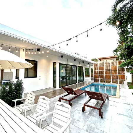 Chom Tawan house ,Banrublom Rayong beach+ Free Wifi (Pool Villa)
