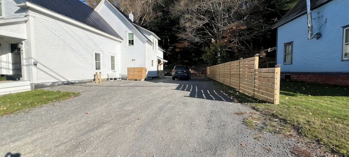Stay with US, Brand New, 8 Br, 4 BTH, 1/2 mi to Okemo, Hot Tub, on Shuttle, King Hotels in Ludlow