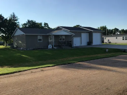 1 mile from the second largest lake in Nebraska with the best fishing & hunting