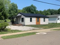 Completely Remodeled Home directly behind the Kenyon Sports Center - 4-Star