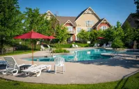 Cozy & Charming Retreat at Blue Mountain - Balkoner