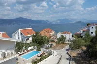 Apartments Nada Trogir-Arbanija, A nice app. with sea view, 100 m from the beach - Wifi