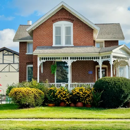The Montford - Frankenmuth's Premier Downtown Retreat - Entire Home