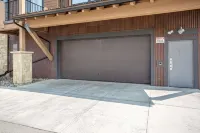 Luxury Condo: Walk to Dillon Amphitheater Concerts & Lake Dillon Marina
