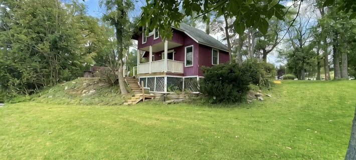 Excellent FingerLakes- Owasco Lake Waterfront Vacation Home-Kayakers Paradise!! Hotels in Cayuga County