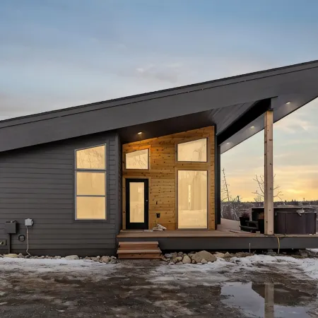 Cozy Bluff Getaway  with Hot Tub