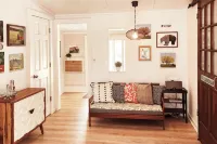 Stylish Douglas Retreat - Steps from Dunes Resort! - 3 tähden