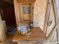 Lux Hot Tub Cabin. Huge Views! 35 Acres! Stargazing/Hiking Retreat! No Pet Fees!