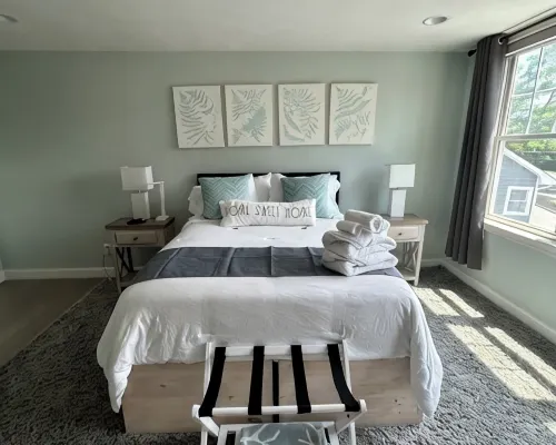 Coastal Retreat · Walk to Salisbury Beach · Sleeps 6 Hotels in Salisbury