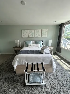 Coastal Retreat · Walk to Salisbury Beach · Sleeps 6