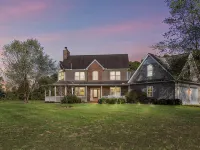 Peaceful Country Retreat 20 Acres Private Pond Hot Tub Sauna Pets Hotels in Brown County