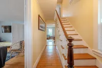 Classic Mystic Retreat Walking Distance to Downtown - 3-Star