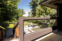 Beautiful Oasis on Lake Washington and Seward Park! Pool and Hottub ⭐️ - Private Pools