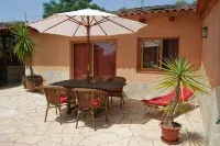 Vacation home with pool in a beautiful country location with sea views Wifi included - 民宿