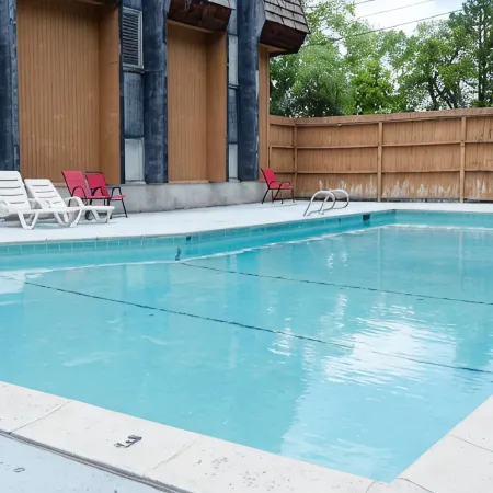 Updated 2-bedroom condo with pool