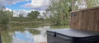 The Waterfront Lodges - Homestays