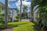 One block to beach and to dining. Best location in Naples !!