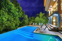 Breathtaking Jungle Views and Abundant Wildlife -  Large pool. - 4-Star