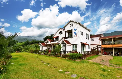 Cheongdo Mountains Bed and Breakfast - 3 Sao