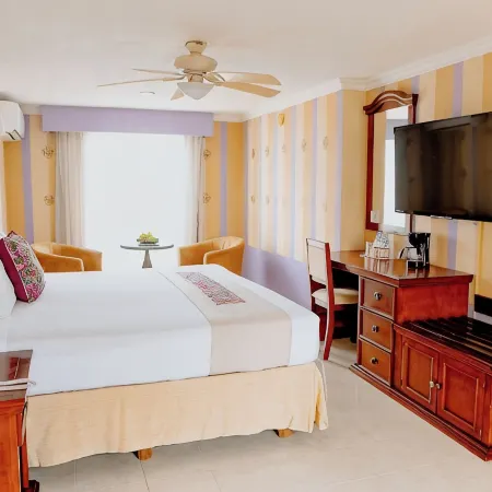 Hotel Plaza Colonial