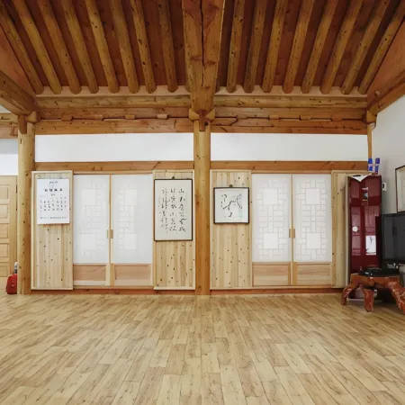 Gurye Unjoru Makdungi Hanok Stay