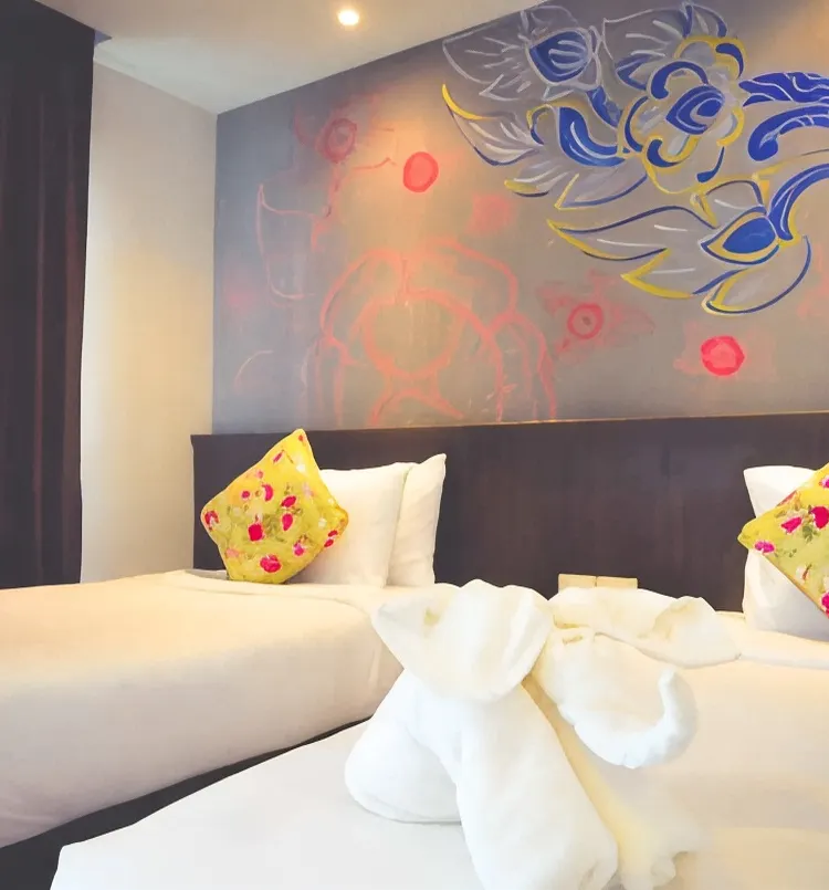 ห้องดีลักซ์ เตียงแฝด พร้อมวิวเมือง