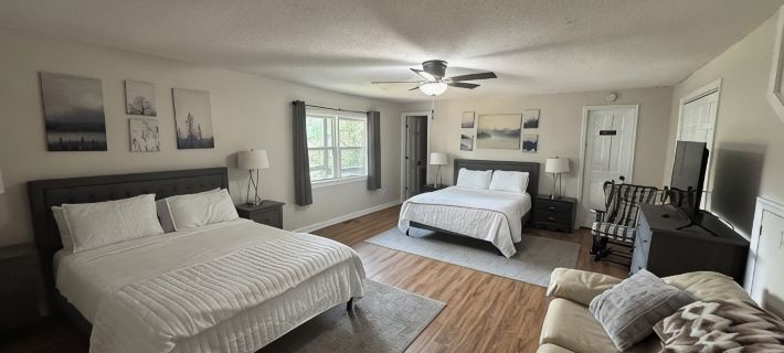 Large Resort Cabin with Breathtaking Mountain Views + Firepit Hotels in Rabun County