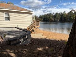Cozy cottage on Pleasant Pond