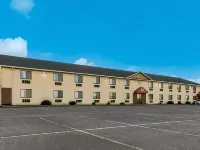 Econo Lodge Inn & Suites Yankton Hotels in Yankton