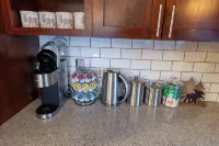 Quiet large home in South Anchorage to launch your Alaska Adventure! - balcon