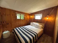 2 Bdrm Cozy Cottage #1 -Water Access and Dock on Lake Winnipesaukee - Meredith - Wifi