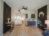 Contemporary Studio within Walking Distance of Downtown Bigfork! Hotel di Bigfork