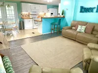 3 BR 2 BA House w/Dock on Deep Canal in Bass Capital - 3성급
