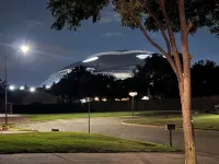 Entertainment District Retreat in Arlington- Short walk to the stadiums!