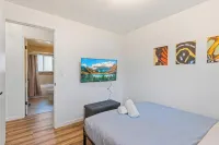The Benson - Cozy Modern 4bd by Airport & DT - 4-Star
