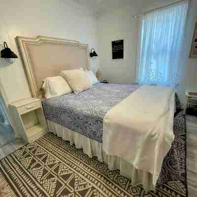 High Tide, A Coastal Cottage Rooms