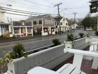 Downtown Chatham Gem – Walk to Beach, Shops, C.B.I, & Dining Family-Friendly!