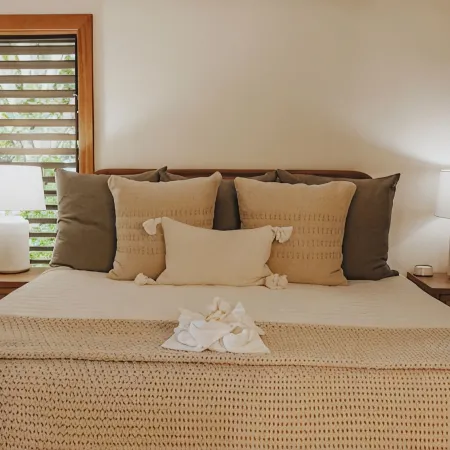 The Serene Escape 1-bedroom condo- 5 min walk to the beach - Koloa!