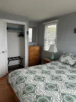 Beach front Cottage, close to downtown - Private Beach and Great Water views