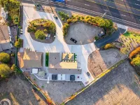 Melrose Exec Studio Queen + Bunk - Pet-Friendly Hotels in Vista
