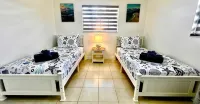 Heated Pool and  Spa Family Retreat-Near Anna Maria Island and Bradenton Beach.